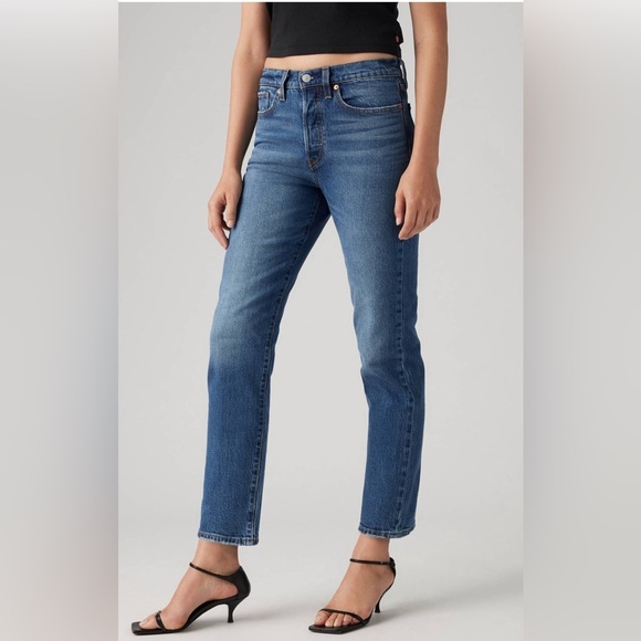 Levi’s Wedgie Jeans  (Premium) – Classic Blue (28) - Picture 3 of 10